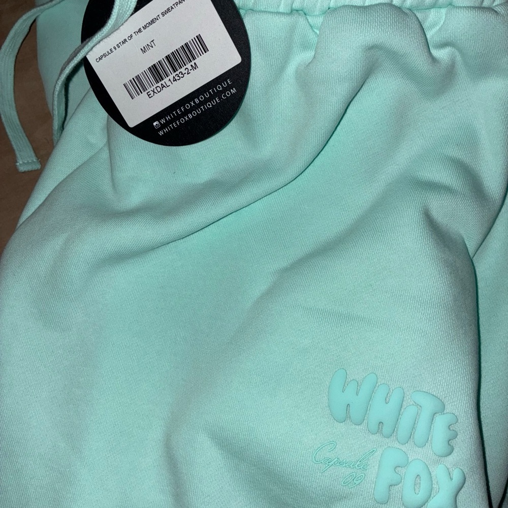 White Fox Boutique Mint Capsule 9 Set Sweatshirt and Joggers - Picture 3 of 3